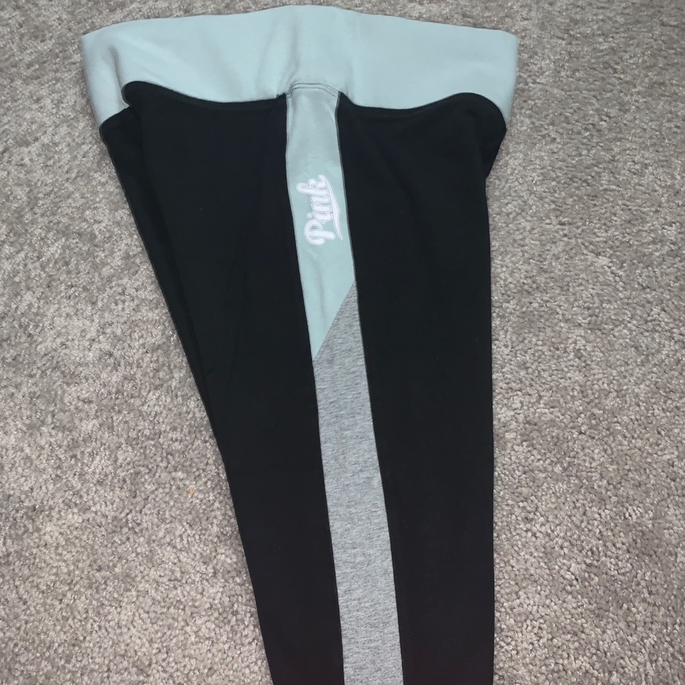 VS PINK cropped yoga pants - Picture 3 of 5